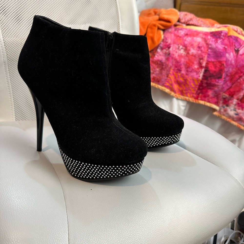 Women’s Deb black rhinestone heel boots size 9